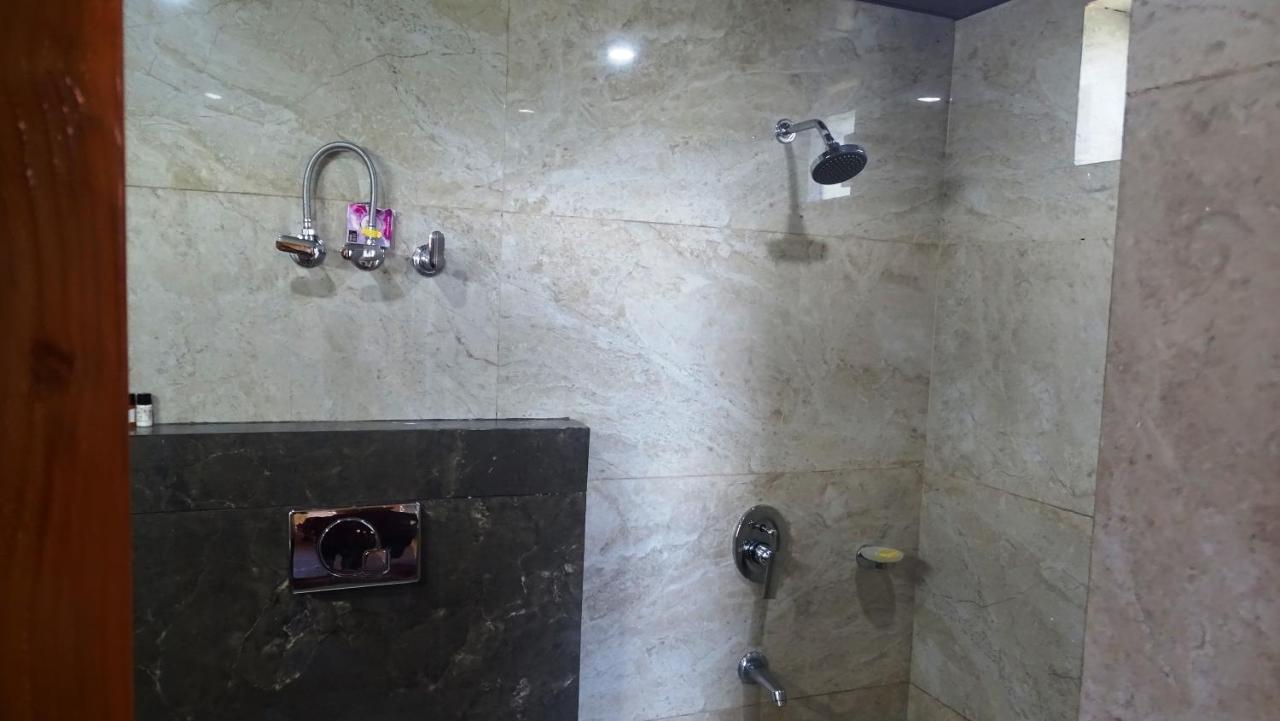 Humble Holiday Inn Kufri Simla Εξωτερικό φωτογραφία
