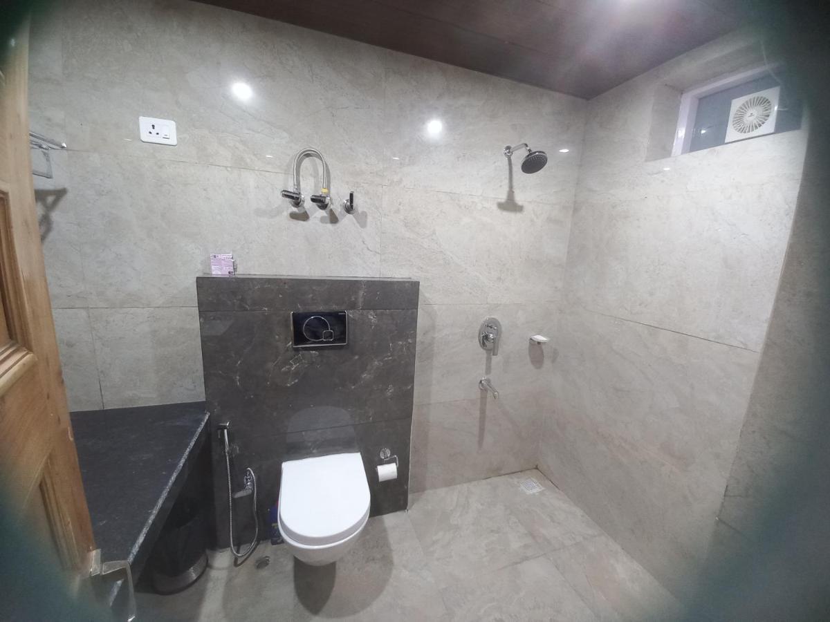 Humble Holiday Inn Kufri Simla Εξωτερικό φωτογραφία