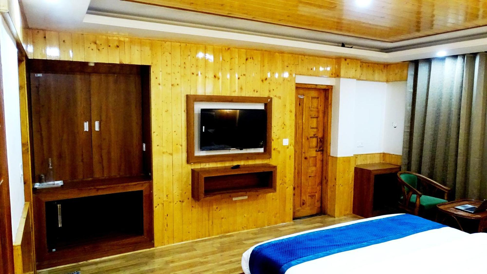 Humble Holiday Inn Kufri Simla Εξωτερικό φωτογραφία