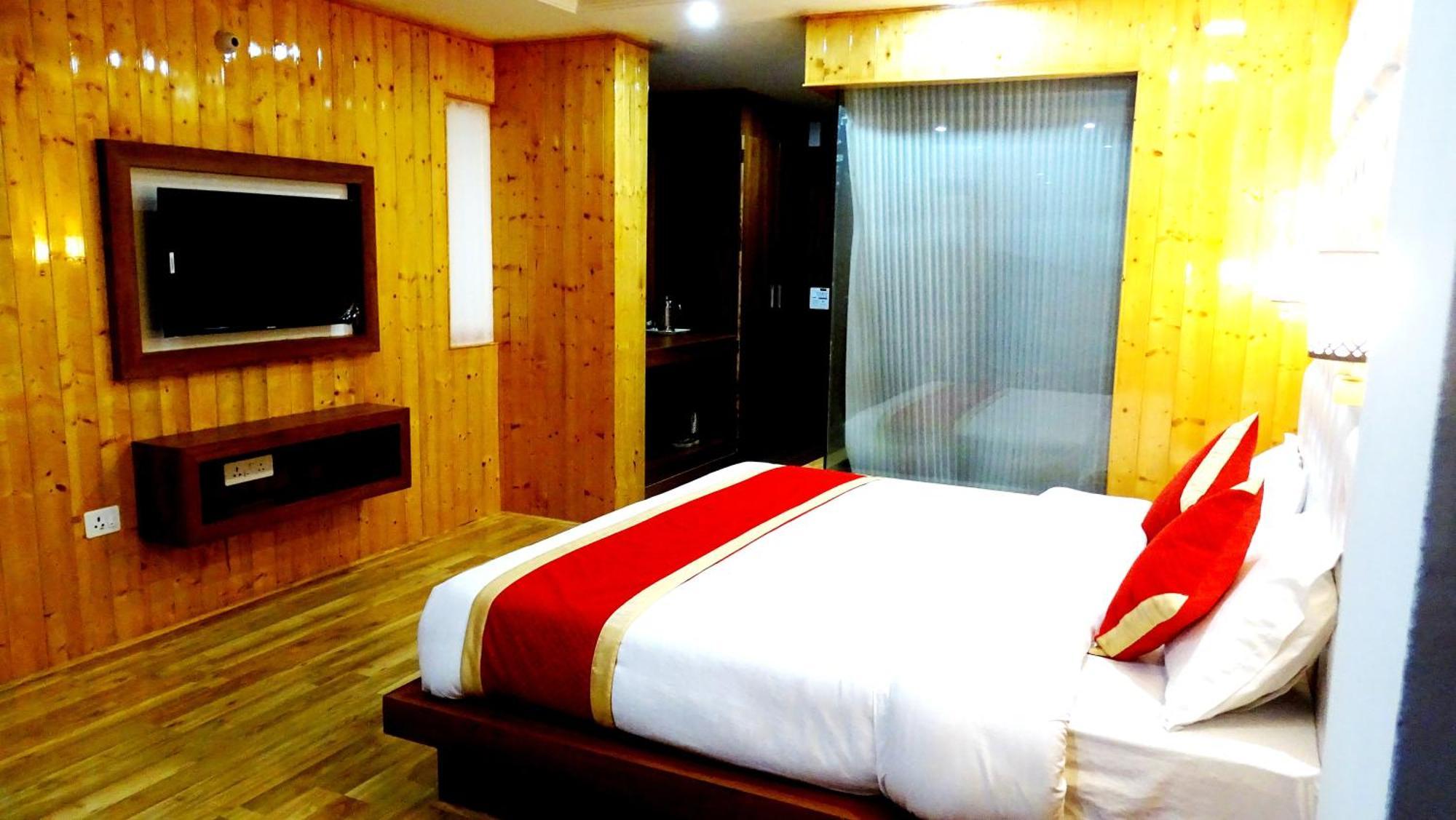 Humble Holiday Inn Kufri Simla Εξωτερικό φωτογραφία
